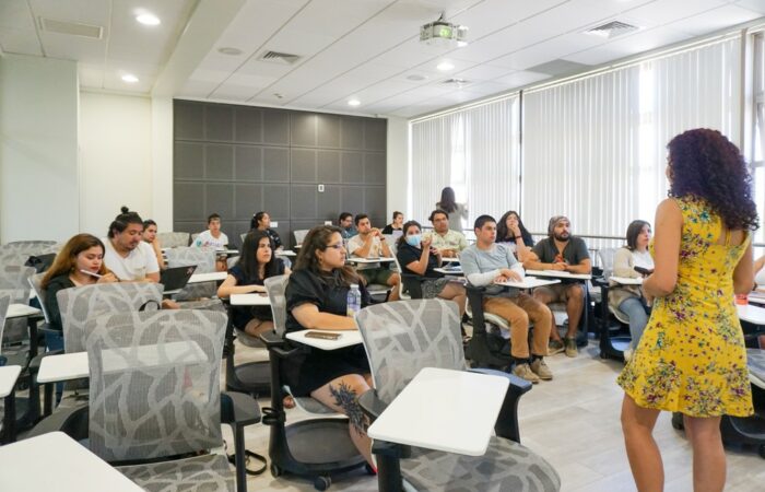 ESTUDIANTES UCM PARTICIPARON DE TALLER DE DISEÑO UNIVERSAL DEL APRENDIZAJE Y DE NEURODIVERSIDAD