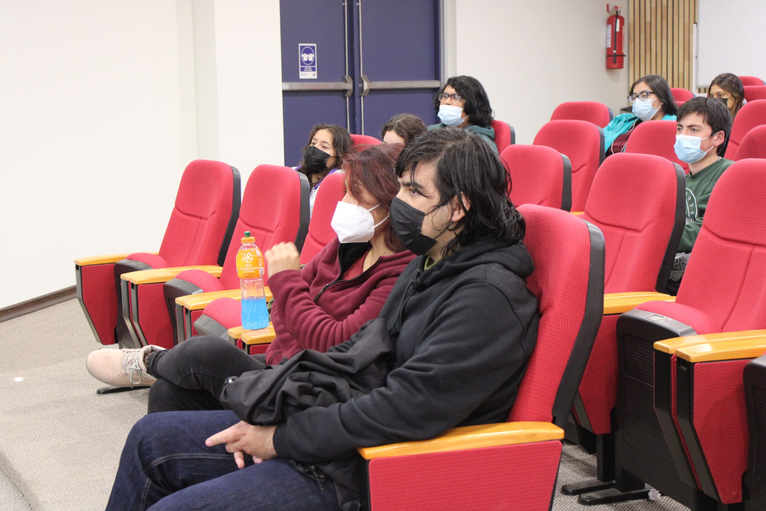 ESTUDIANTES TUTORES UCM PARTICIPARON DE TALLER DENOMINADO LIDERAZGO Y TRABAJO EN EQUIPO