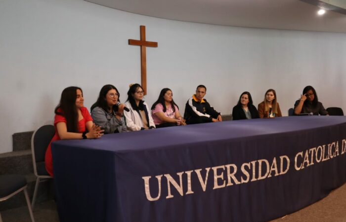 UCM ORGANIZÓ CONVERSATORIO ORIENTADO A ESTUDIANTES CON VOCACIÓN PEDAGÓGICA